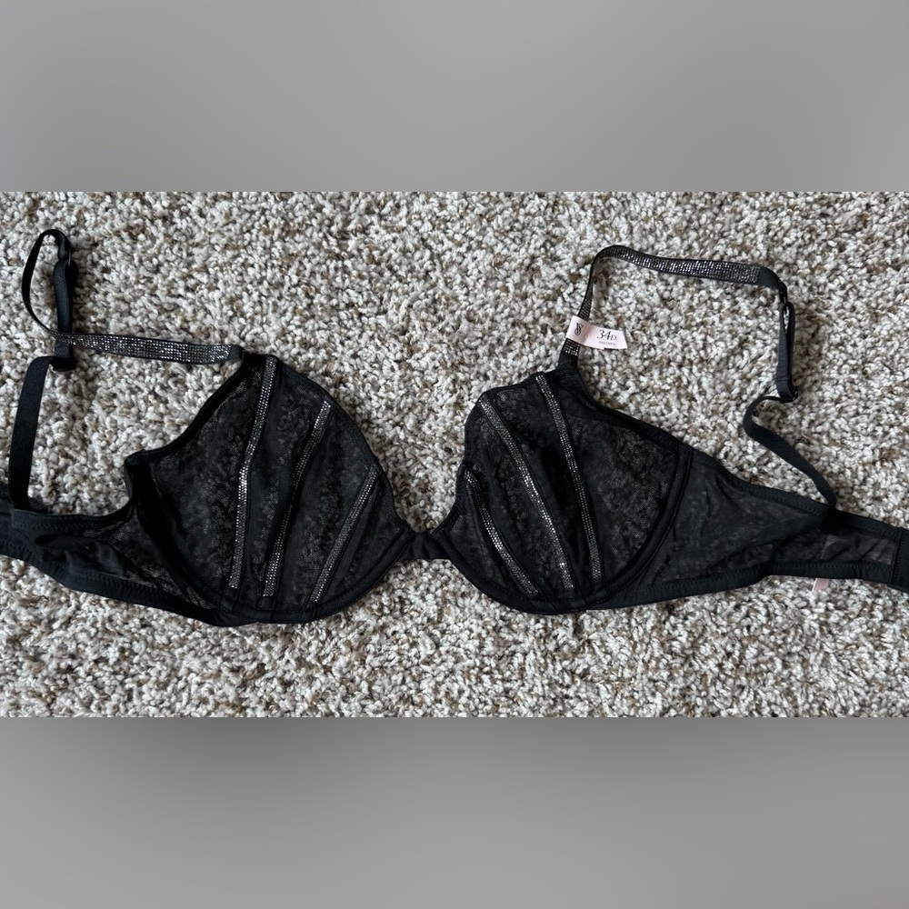 Victoria's Secret Black Underwire Bra with Smooth Molded Cups